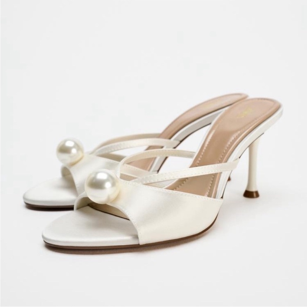NWOT Zara White Satin Pearl Mule Heeled Sandals